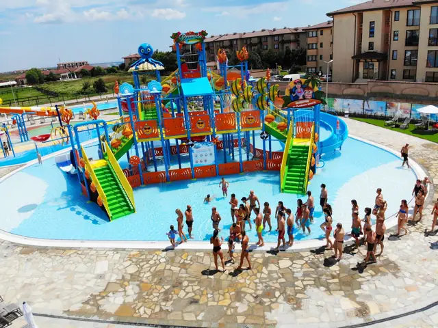 12P Water Slide &mdash; multiplay structure by Synergy