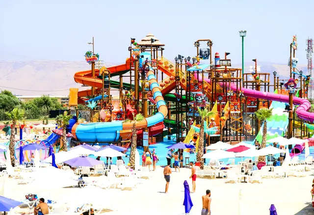 27P Water Slide &mdash; multiplay structure by Synergy