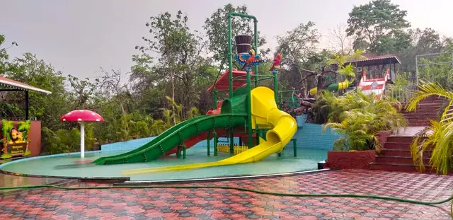 2P Water Slide &mdash; multiplay structure by Synergy