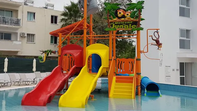 3P Water Slide — multiplay structure by Synergy