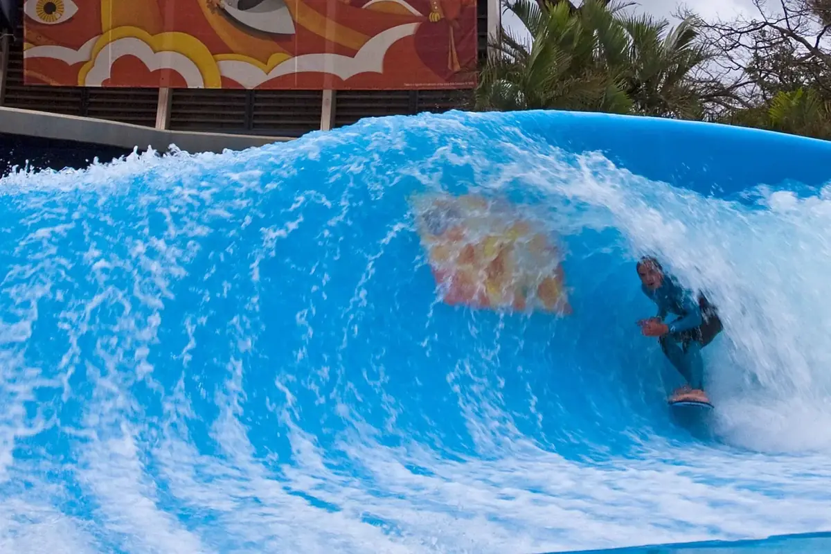 Wave pool at Dream World, Athirapally