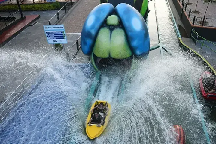 Splash pool at Silver Storm, Athirapally