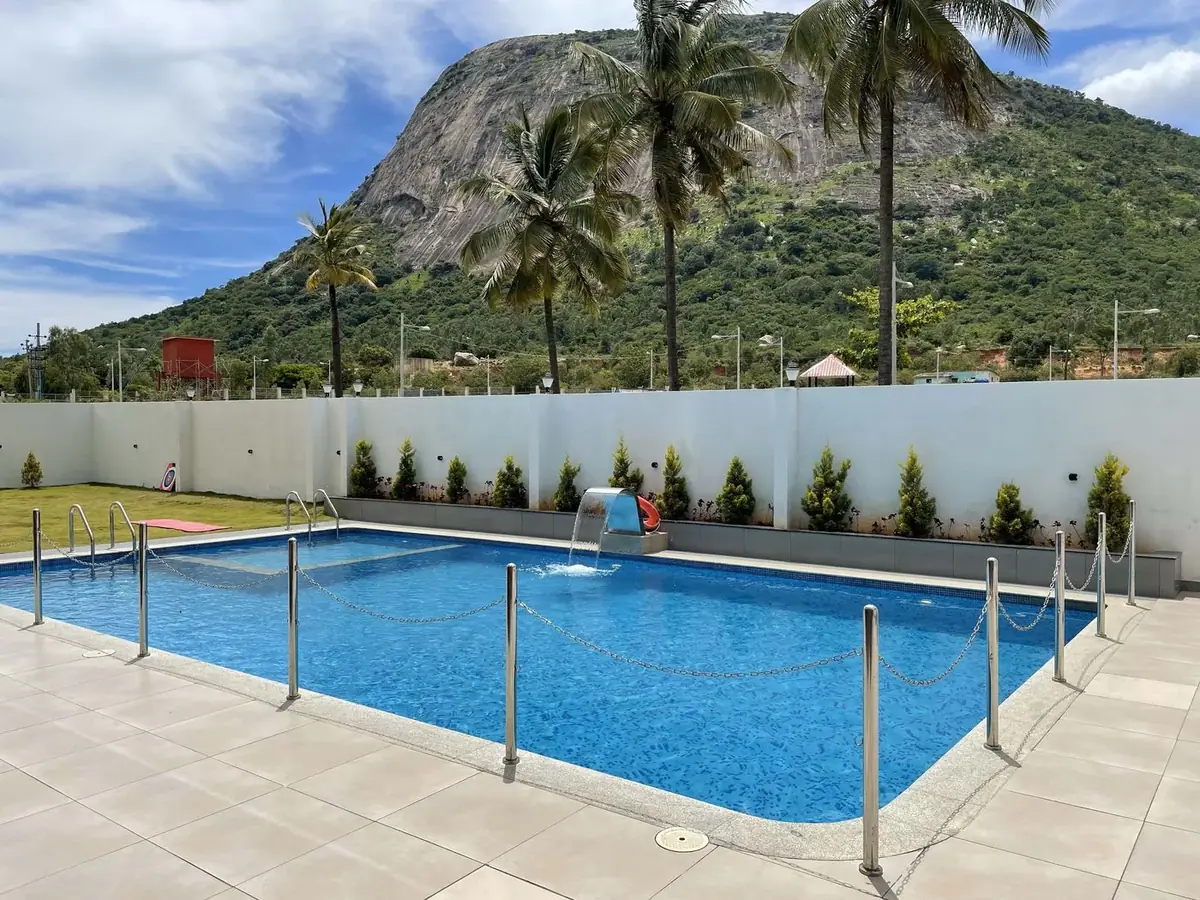 Pool at Silver Cloud, Nandi Hills